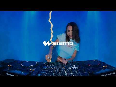 PAM MACALLISTER — SISMO 001